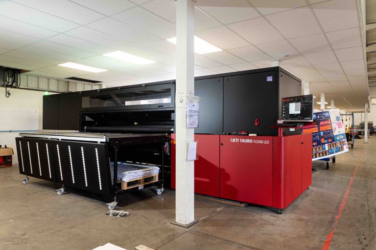 The hybrid Agfa Jeti Tauro H2500 LED