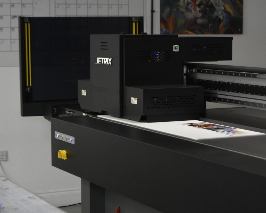 The new Jetrix LXa5 installed at Universal Graphix