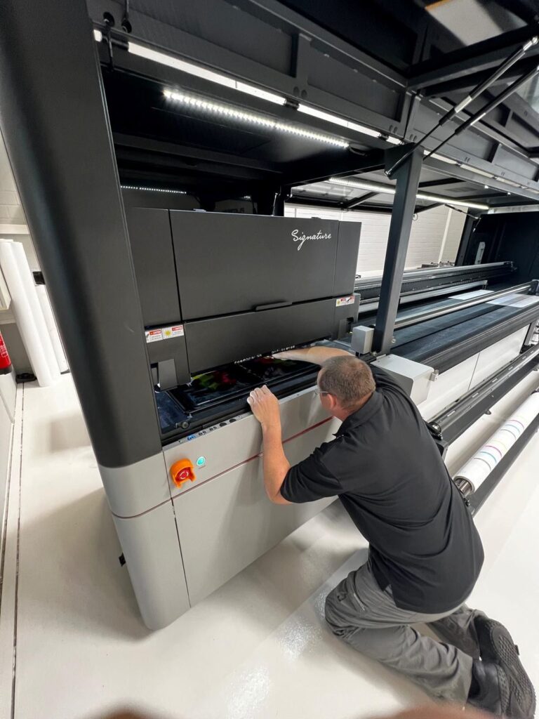 Engineers recently attended in-depth training sessions in Germany, where they worked directly with LIYU specialists to deepen their understanding of the latest systems and technologies.