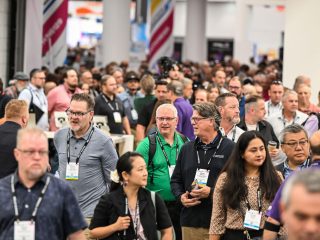 2026-expo_crowds7