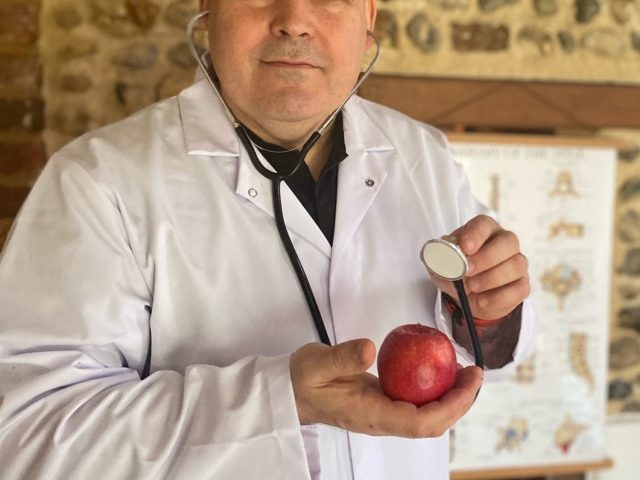 Craig Brown, CEO of ISA UK, is ready for your sign medical at SDUK