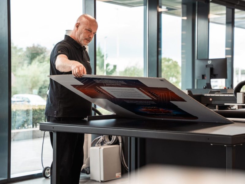 Man using the new Kongsberg Smart Media Handler