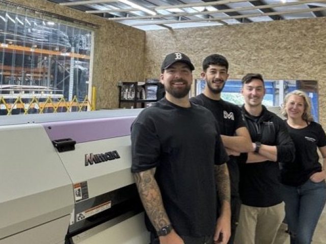 Steve Batting, Sonny Nobes, Darrell Mountain, and Steph Hopkins of the Mountain Print Team with the Mimaki UJV55-320