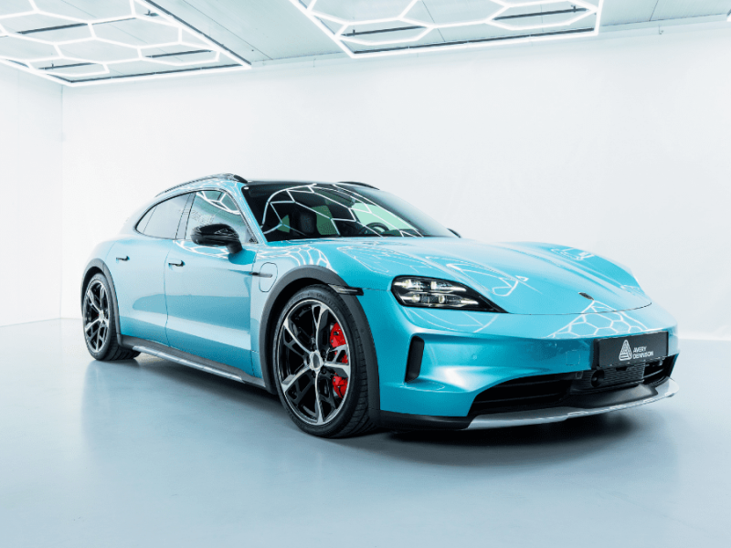 SWF Gloss Metallic Frozen Wave from Avery Dennison is now available from William Smith