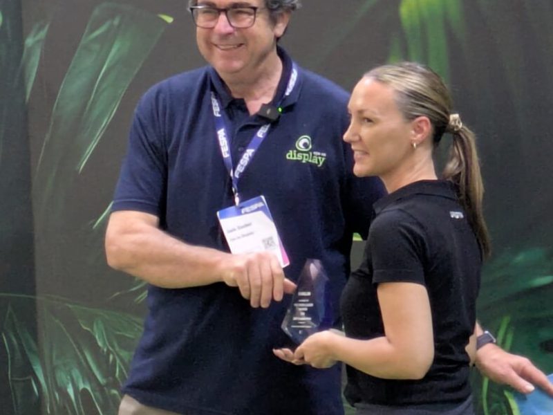 Jack Gocher presents the Powerhouse Award to CMYUK at the Kavalan Green Leader Awards in Barcelona