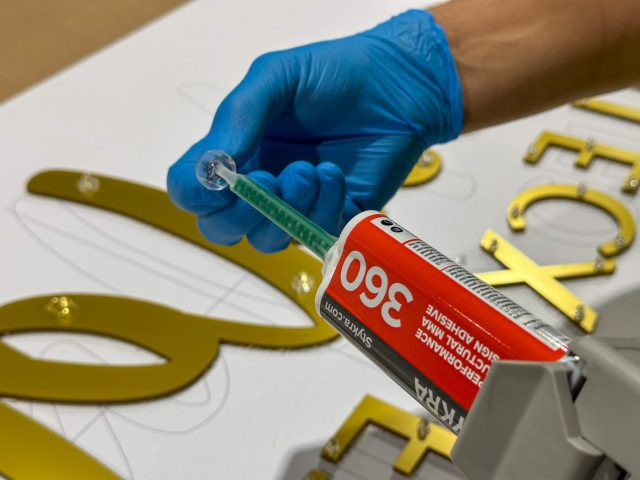 Stykra MMA adhesive creates a crystal clear bond