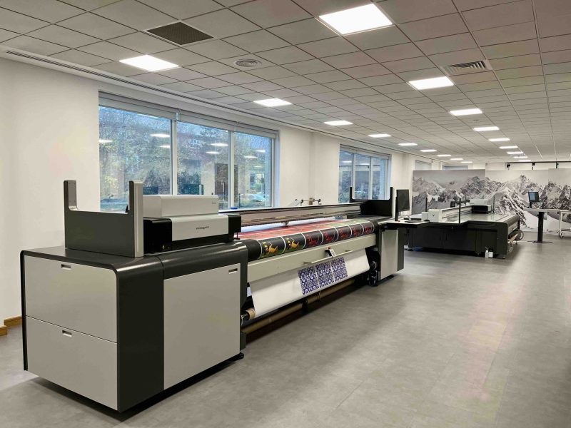 swissQprint Karibu 2 prints on a variety of roll media