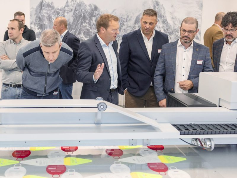 Large format printing demonstration showcasing value-added solutions.